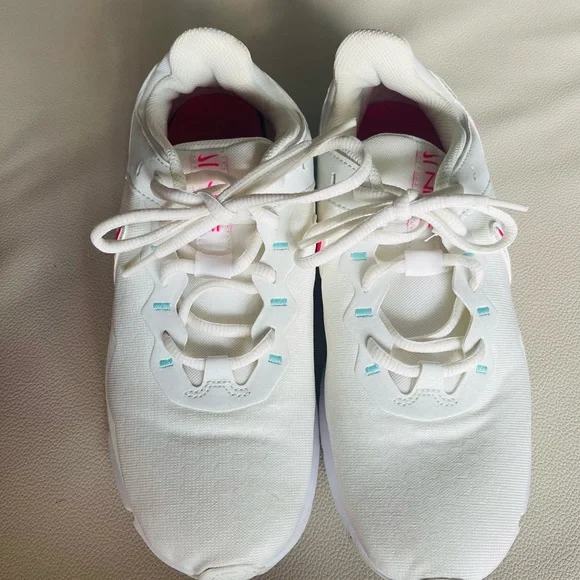 Nike Legend Essential 2 - Picture 2 of 8